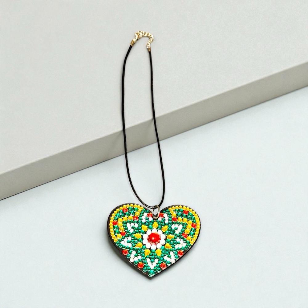 HOST PICK Heart Pendant Necklace Double-Sided Green & Red Hand Craft Diamond Art